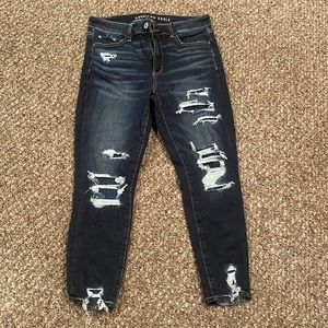 Great condition distressed American Eagle Hi-Rose Jeggings